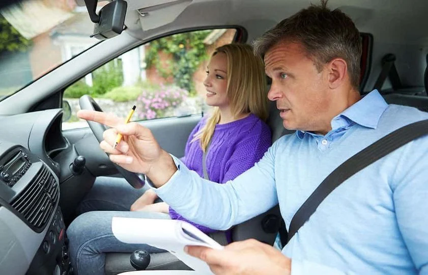 Automatic Driving Lessons: The Complete Guide for Beginners & Learners