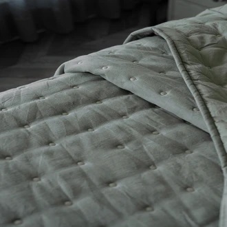 Designing a Five-Star Home Sanctuary with Luxury Designer Bedding and Decor